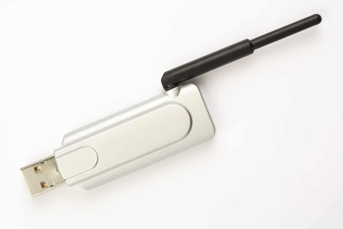 How do Bluetooth Transmitters Work? (Simple Guide and Usage) Ear Rockers