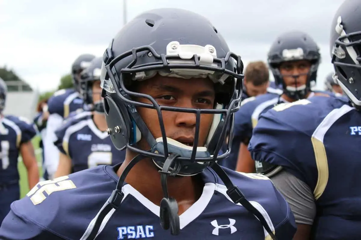 Do Quarterbacks Have Headsets in Their Helmets? Ear Rockers