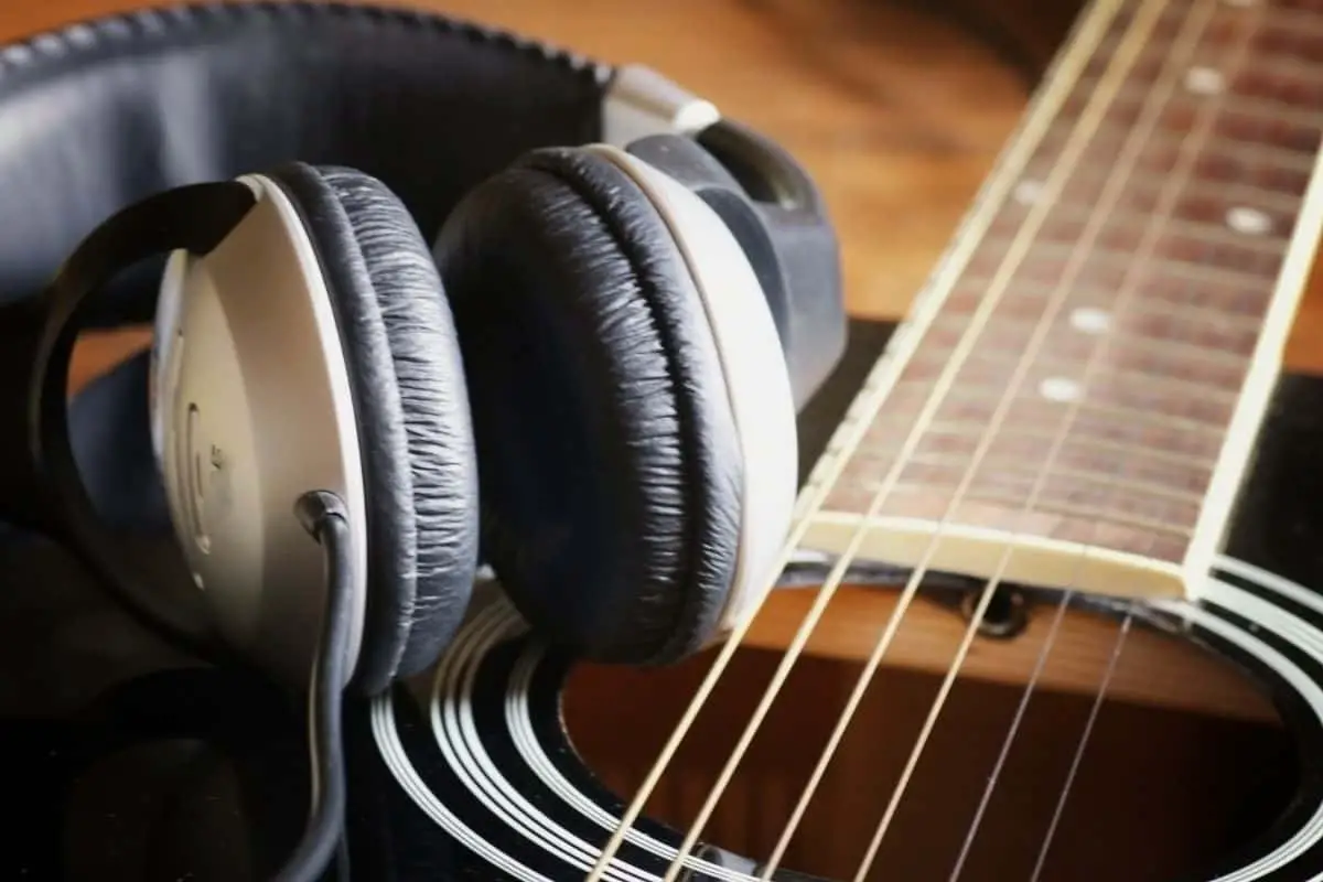 Can You Plug Headphones Directly into a Guitar? Ear Rockers