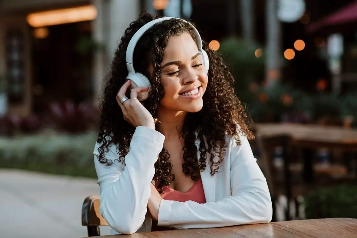 How to Prevent Bluetooth Devices From Automatically Connecting Ear