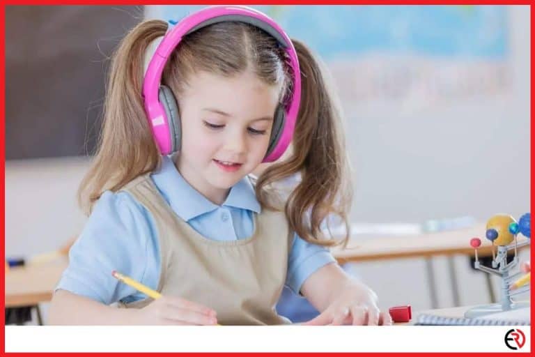 Should Headphones be Allowed in School? (Pros & Cons)