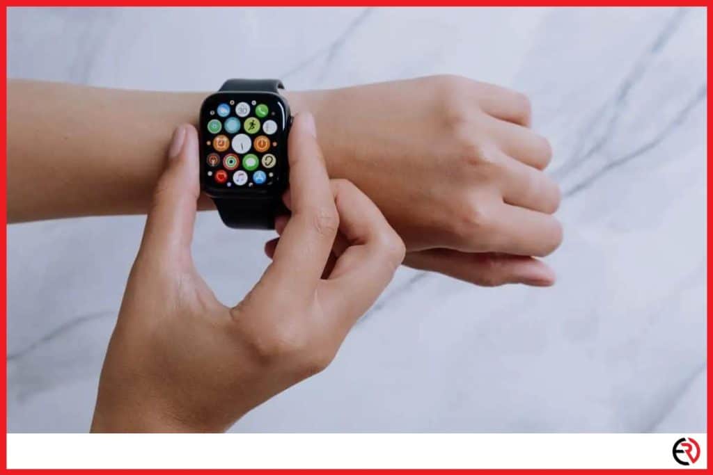 Can You Listen to Music on the Apple Watch Without Headphones? Ear